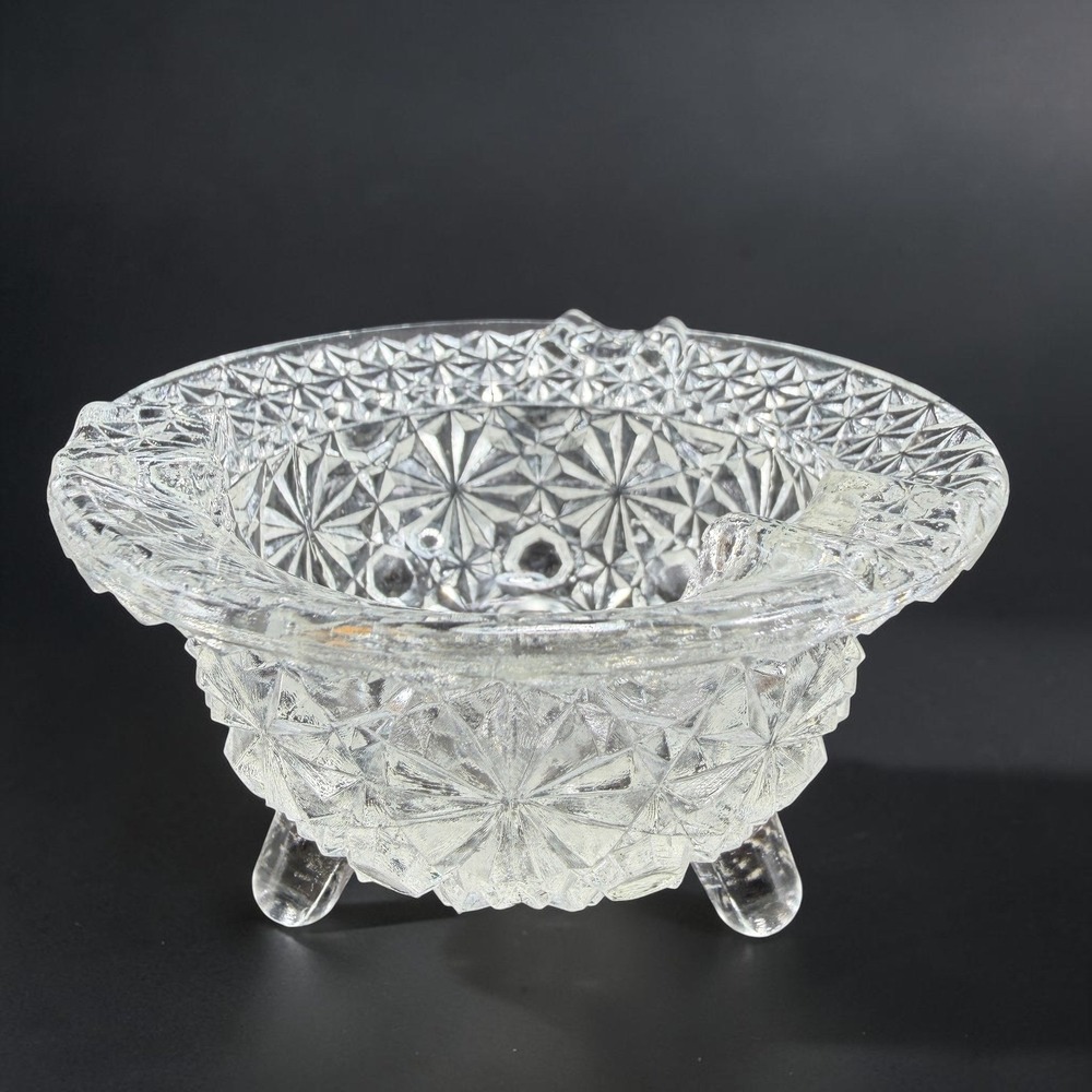 Vintage Daisy and Button Clear Glass Footed Kettle Ash Holder 2x4 Inch VTG